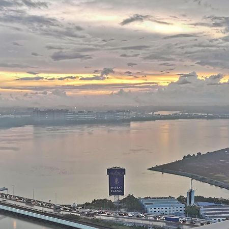 Yussy 2 Bedrooms Condo At R&F Princess Cove Johor Bahru Extérieur photo